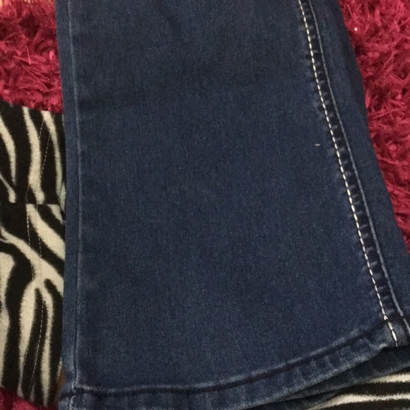 never been worn . - Picture 2 of 4